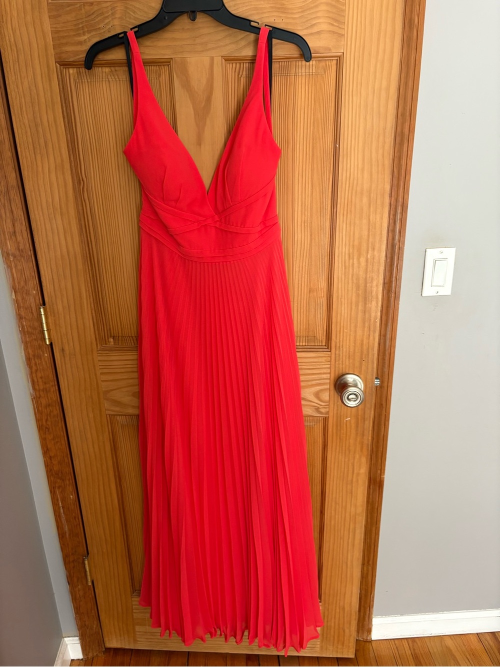Laundry By Shelli Segal Sleeveless Red Pleated Maxi Dress